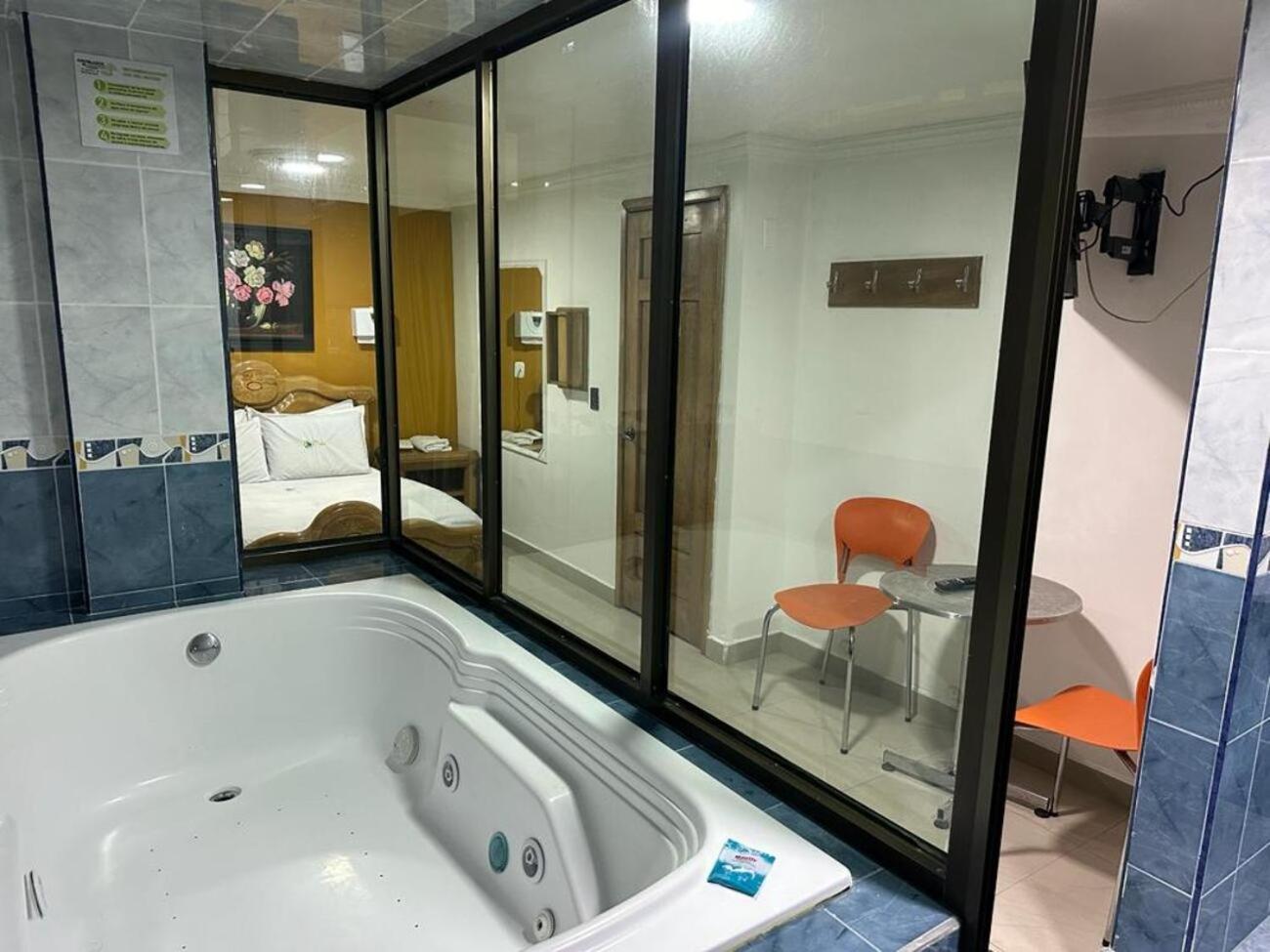 Hotel Bosque Chapinero ボゴタ エクステリア 写真